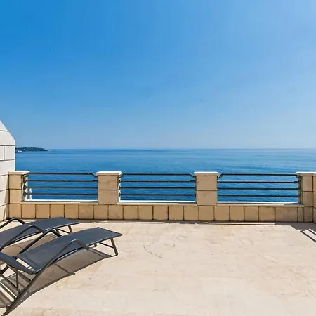 Big Blue Apartment *